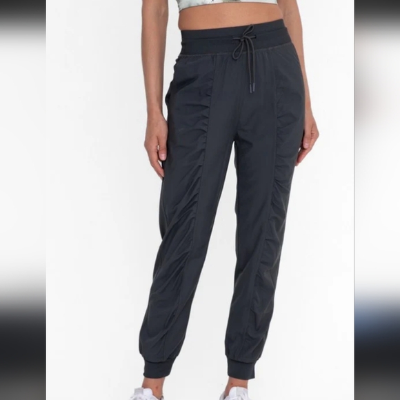 Athleta Pants - Athleta Black Joggers Rushed Sides With Pockets Womens Size 2